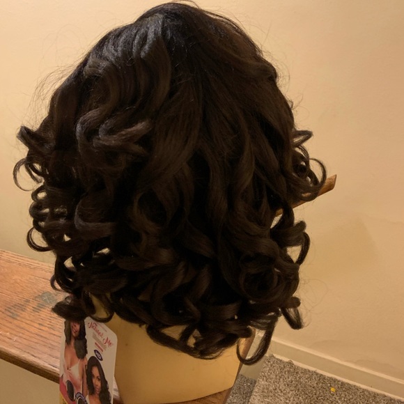 Two wigs!!!! Sensationnel KELLY T1B/30 Janet Collection SIERRA  DR1B/DRKCHOCOC - Picture 6 of 12